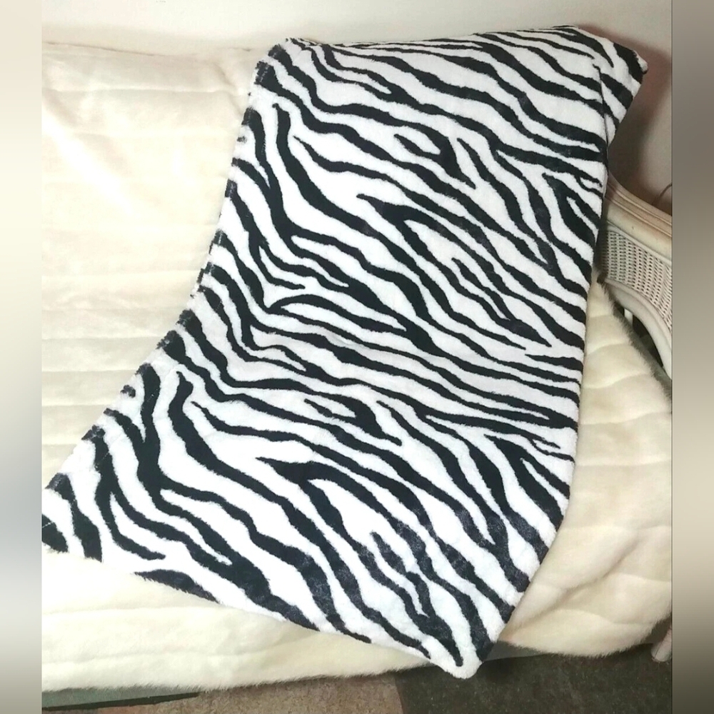 Zebra Print Throw Blanket Fur soft plush 48x59, luxury glamour modern couch bed